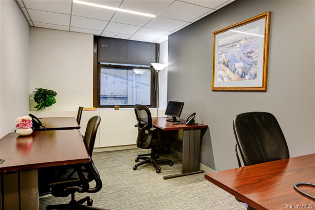 420 E Lexington Avenue, New York (Manhattan), NY 10170