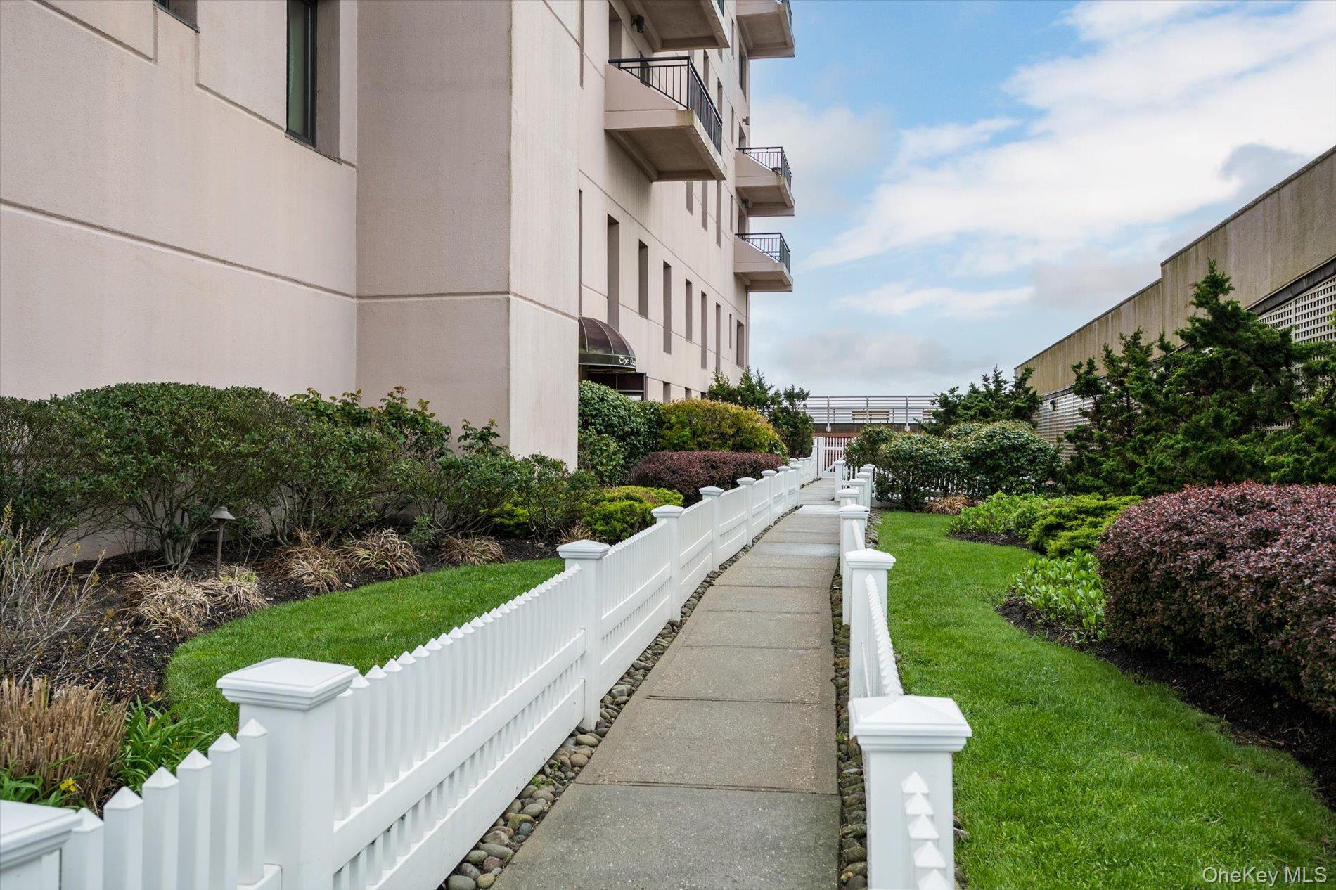 100 W Broadway # 7L, Long Beach, NY 11561