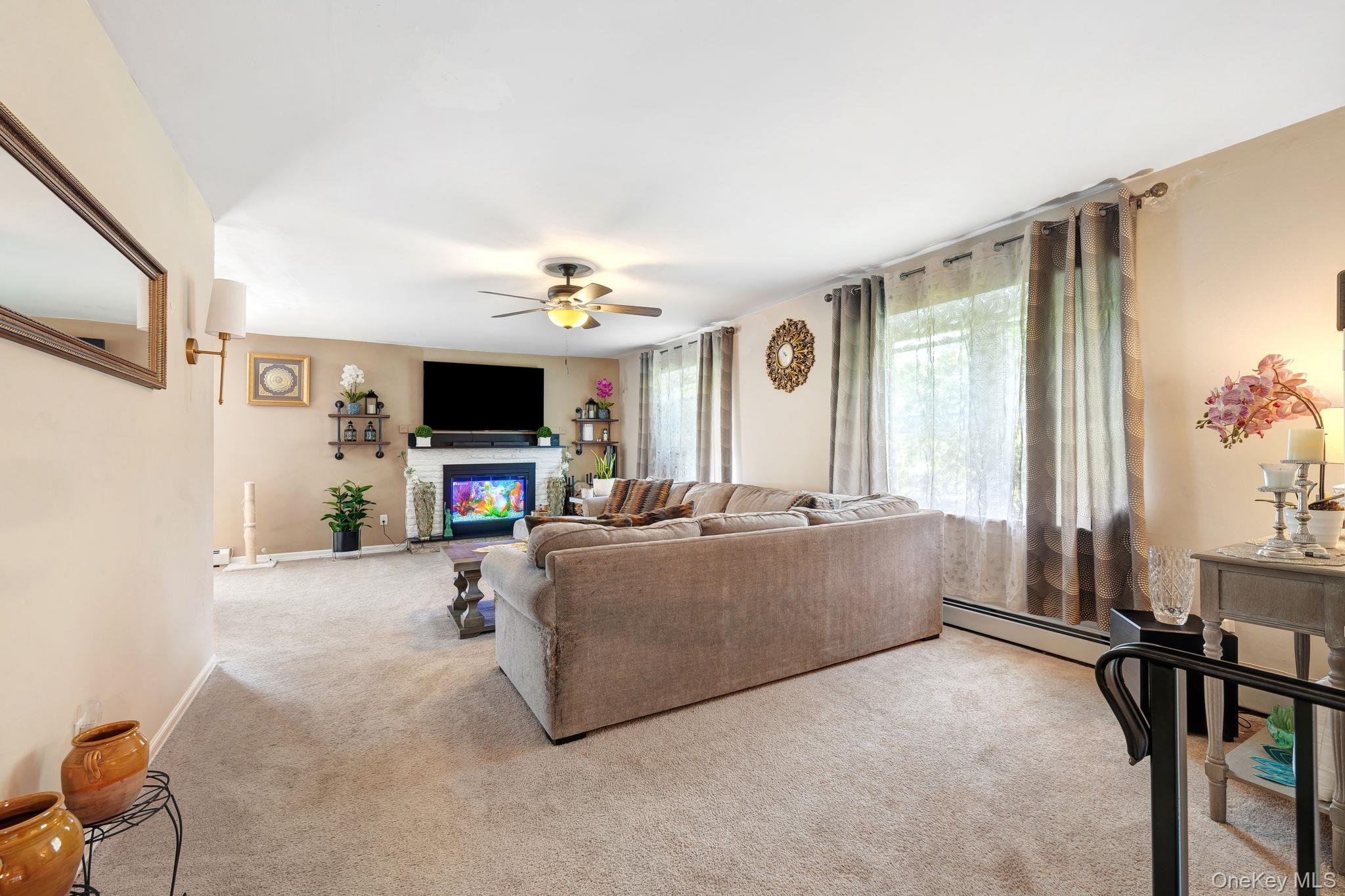 6 Farmstead Road, New Windsor, NY 12553