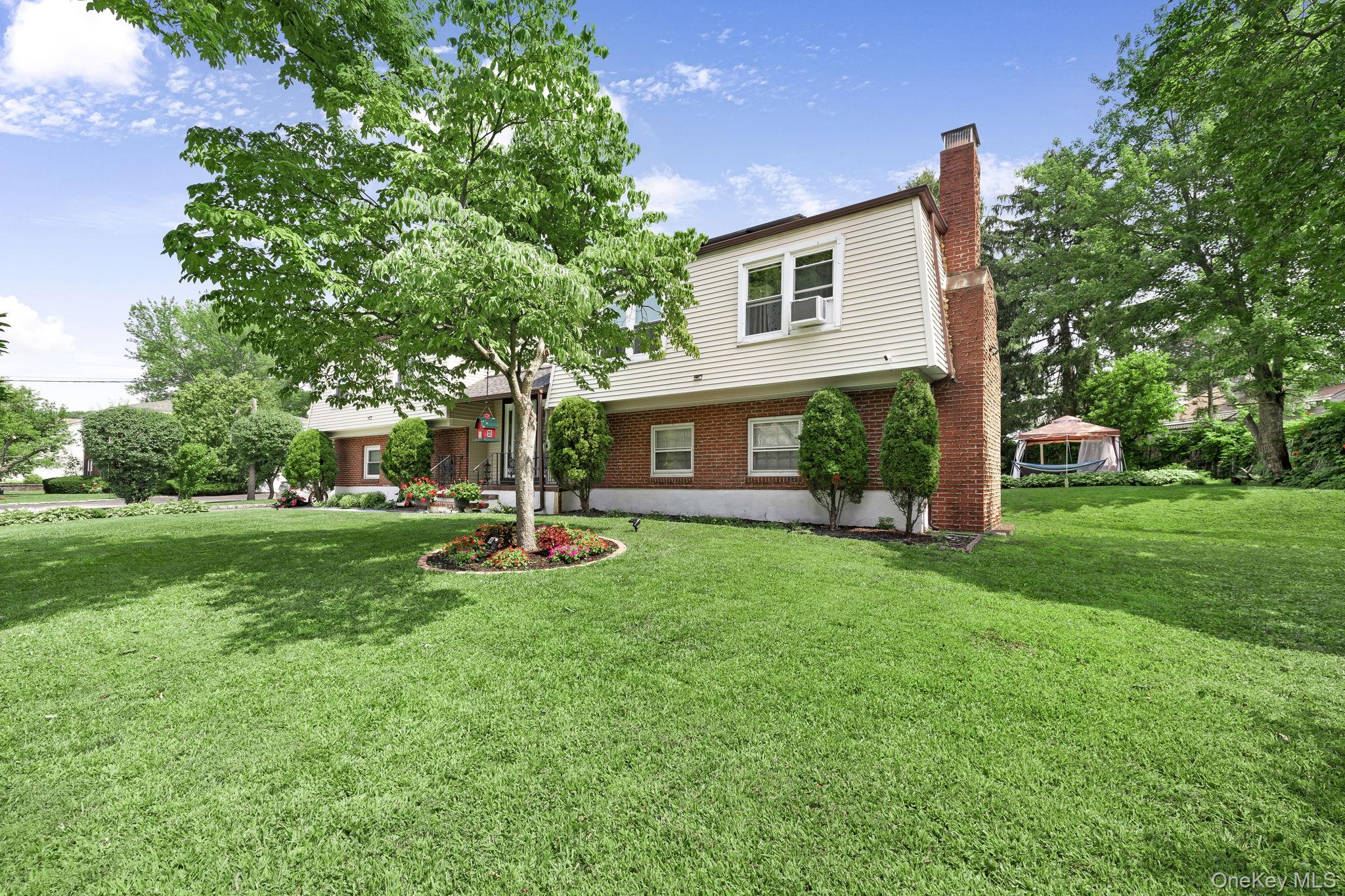 6 Farmstead Road, New Windsor, NY 12553