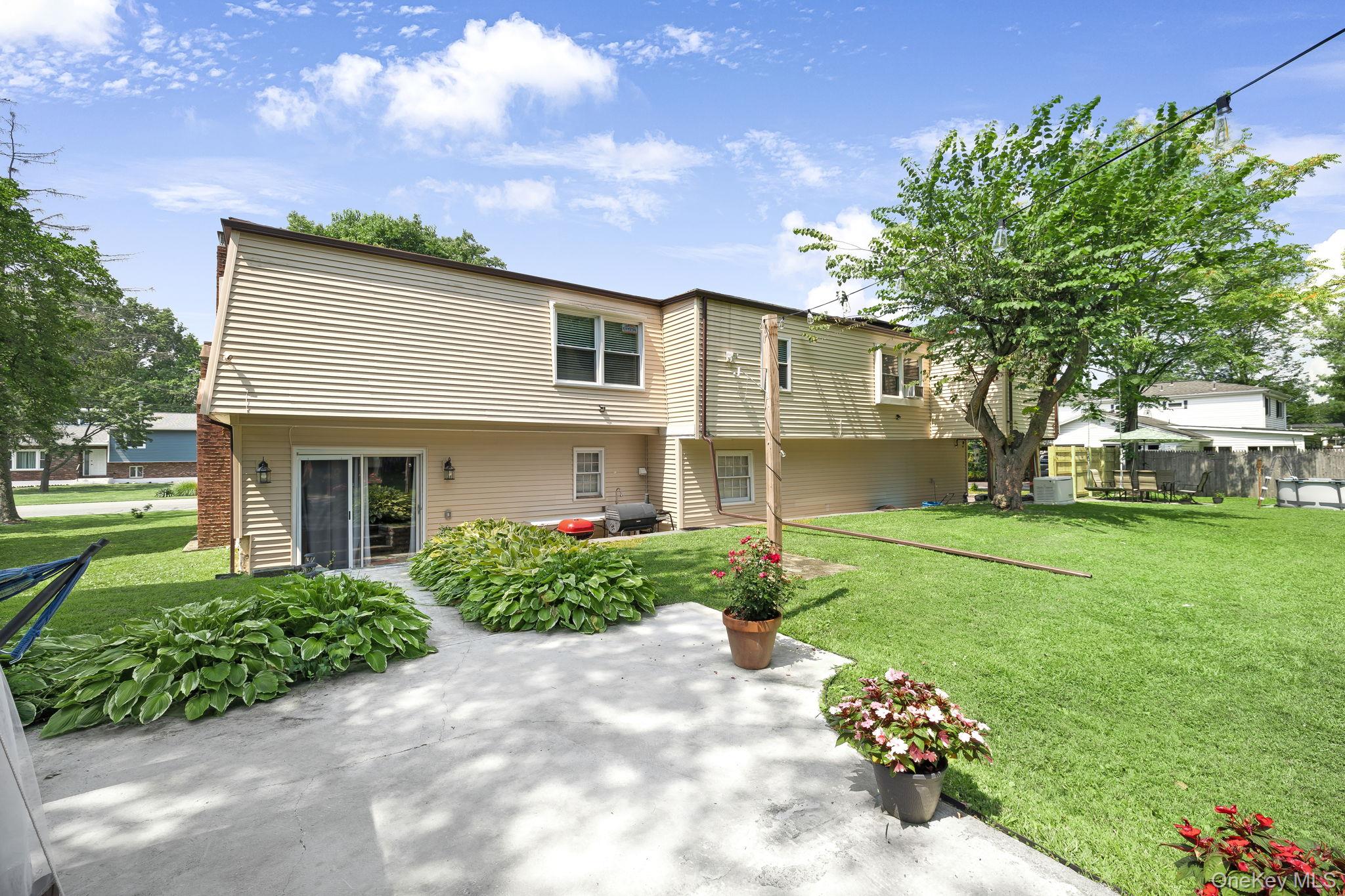 6 Farmstead Road, New Windsor, NY 12553