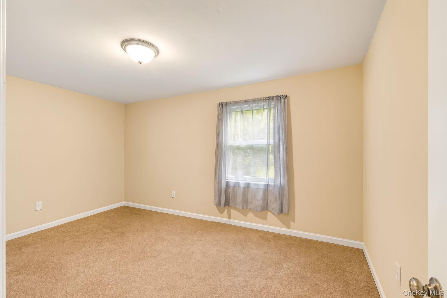 6 Farmstead Road, New Windsor, NY 12553