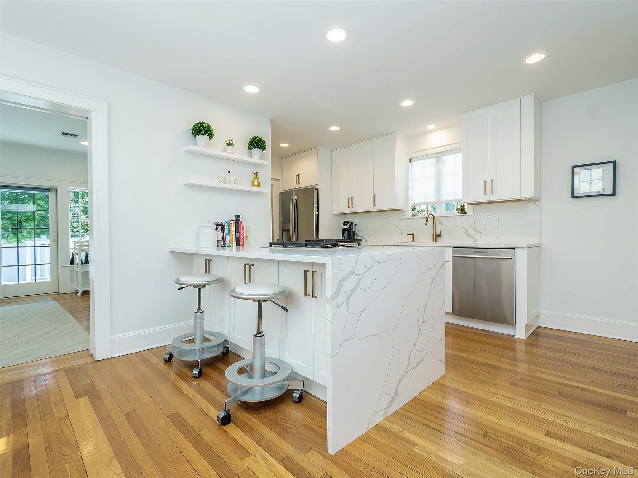 46 Hillview Avenue, Port Washington, NY 11050