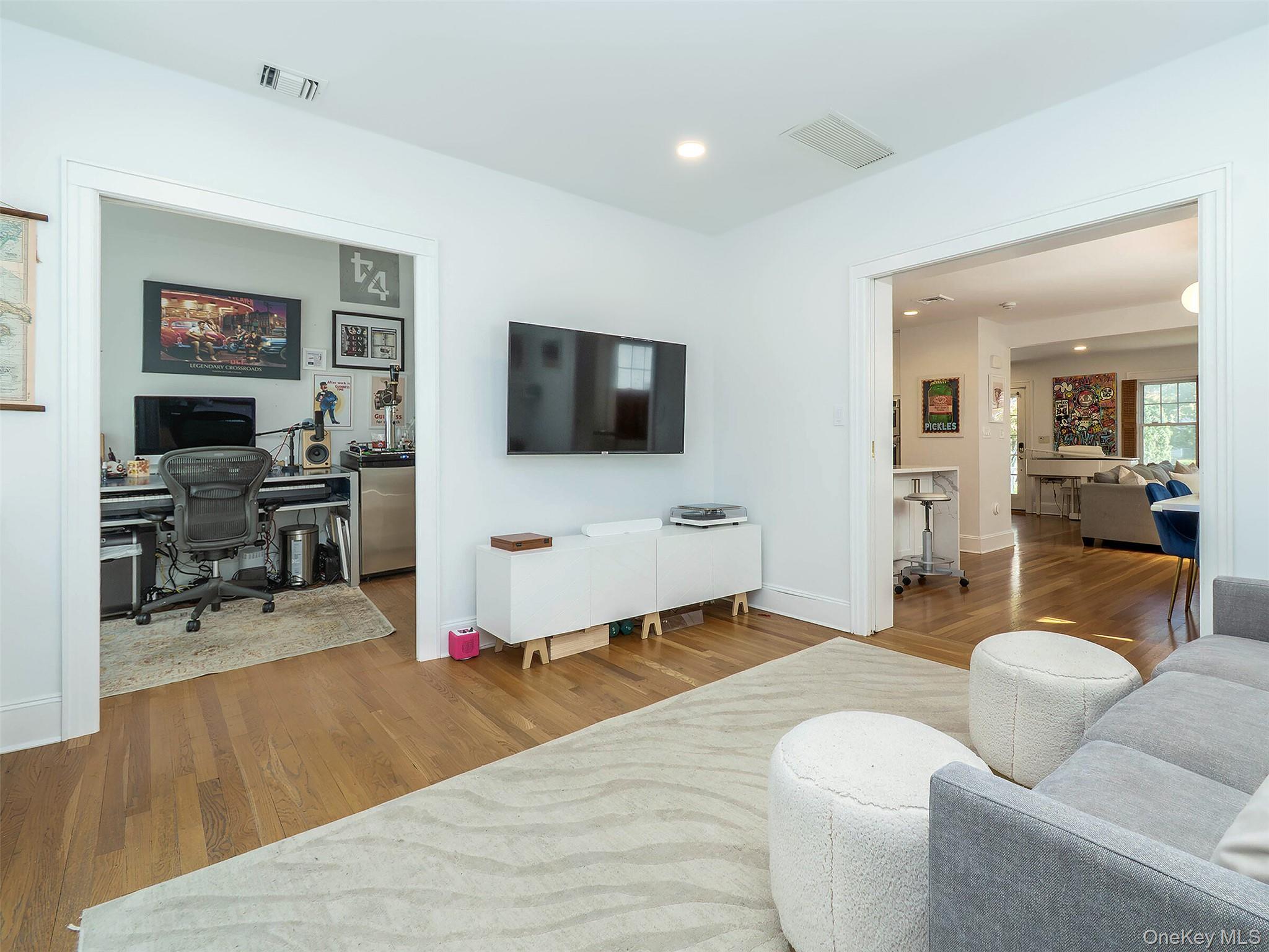 46 Hillview Avenue, Port Washington, NY 11050