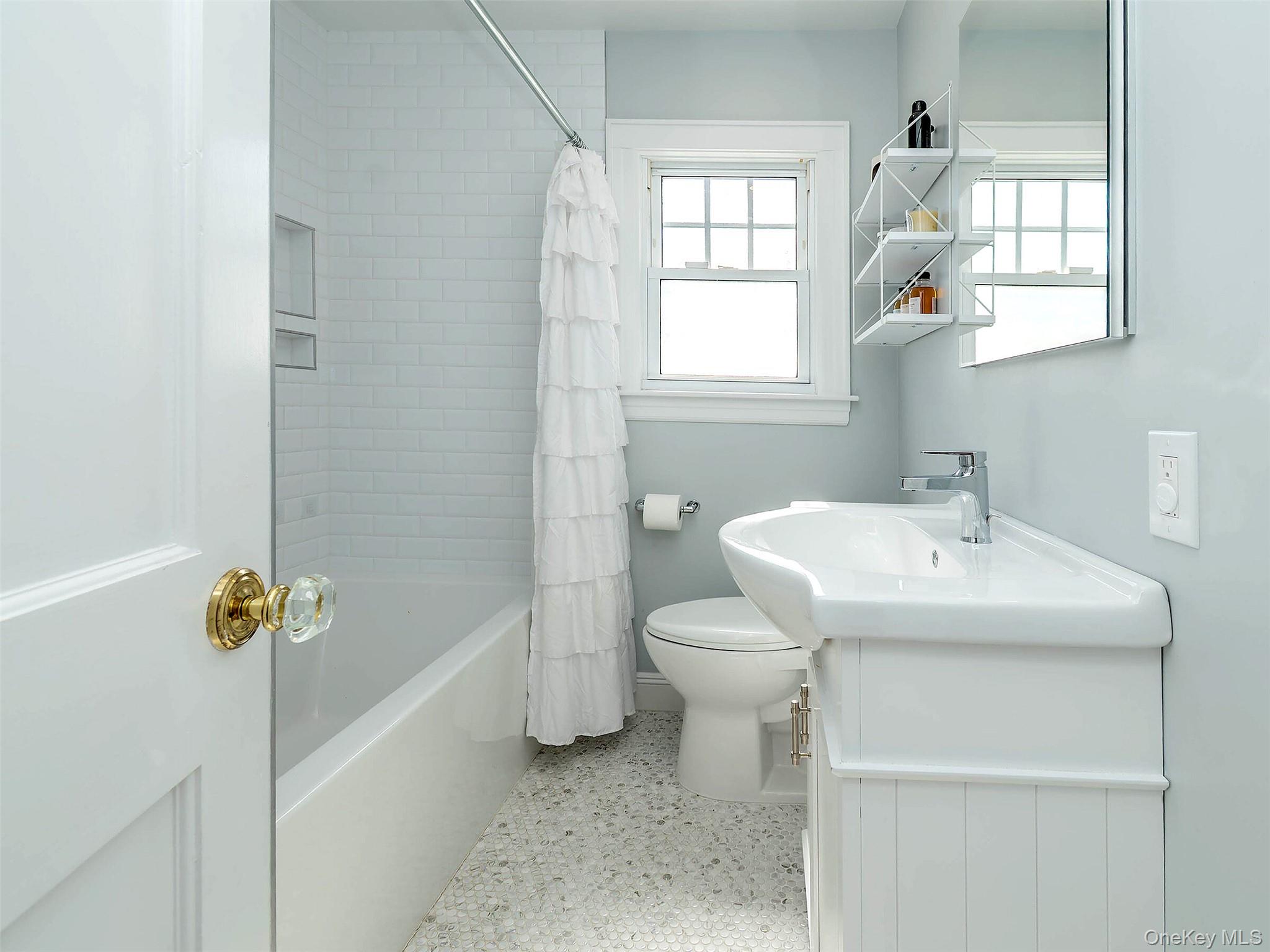 46 Hillview Avenue, Port Washington, NY 11050