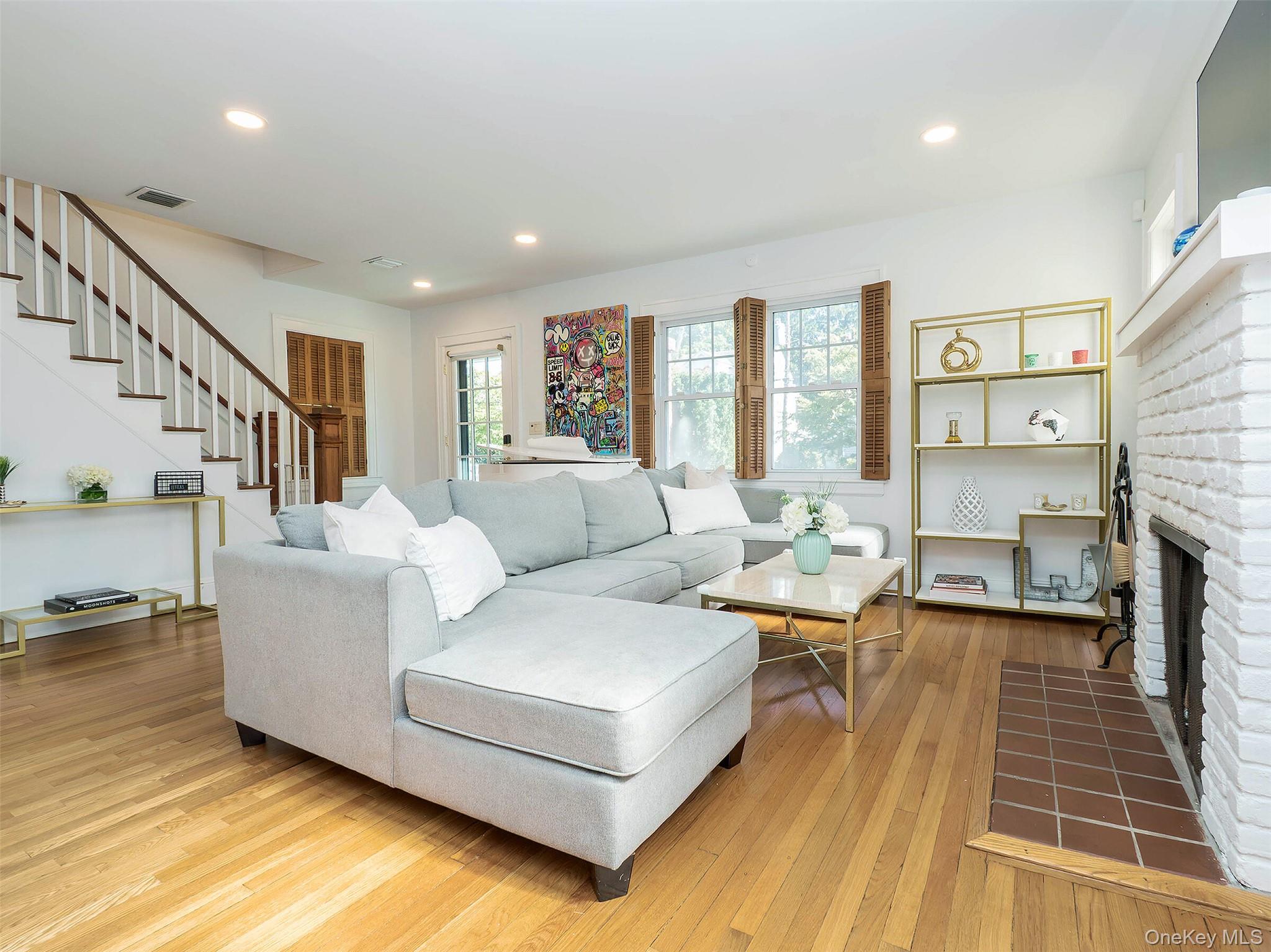 46 Hillview Avenue, Port Washington, NY 11050