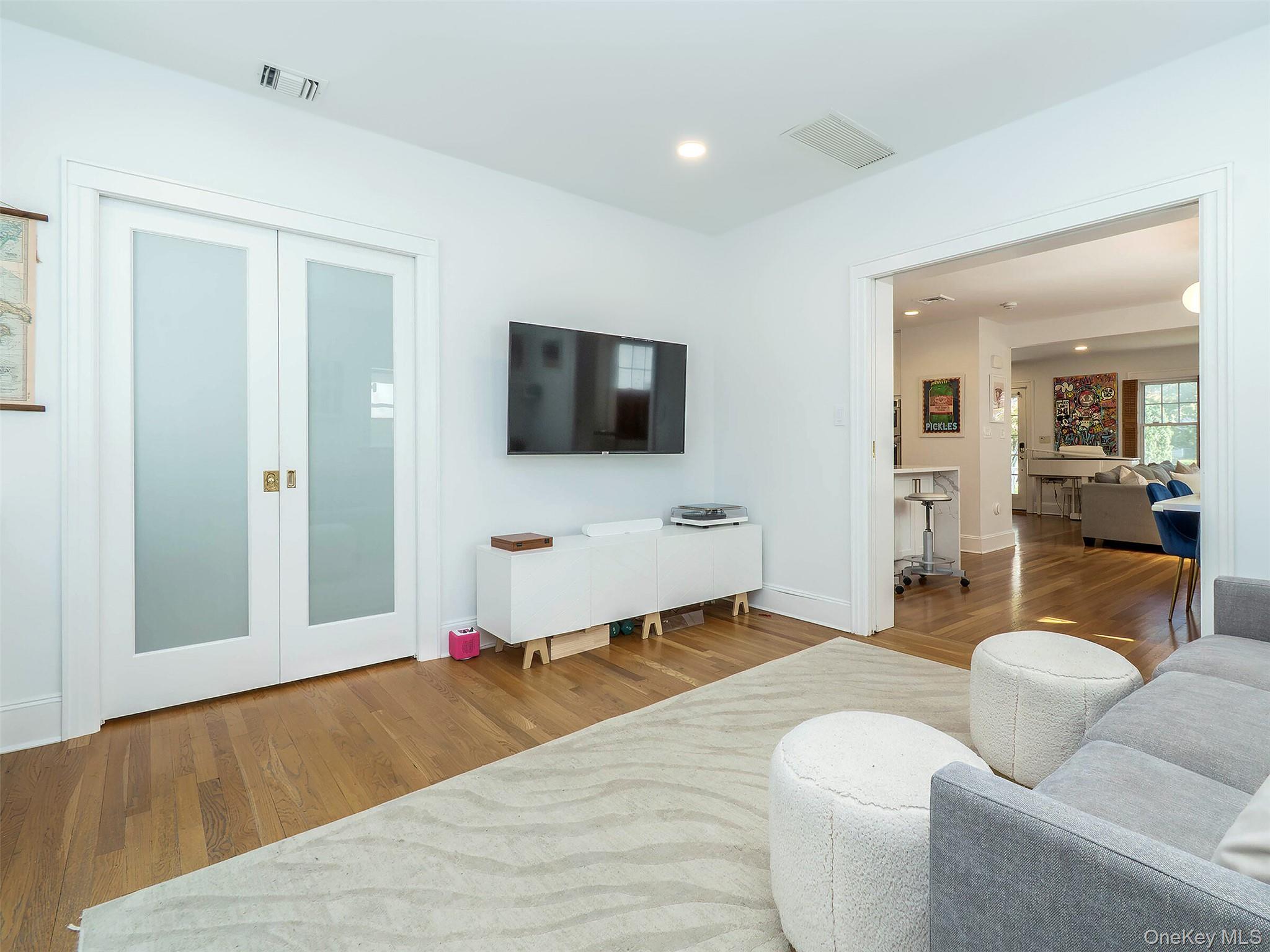 46 Hillview Avenue, Port Washington, NY 11050