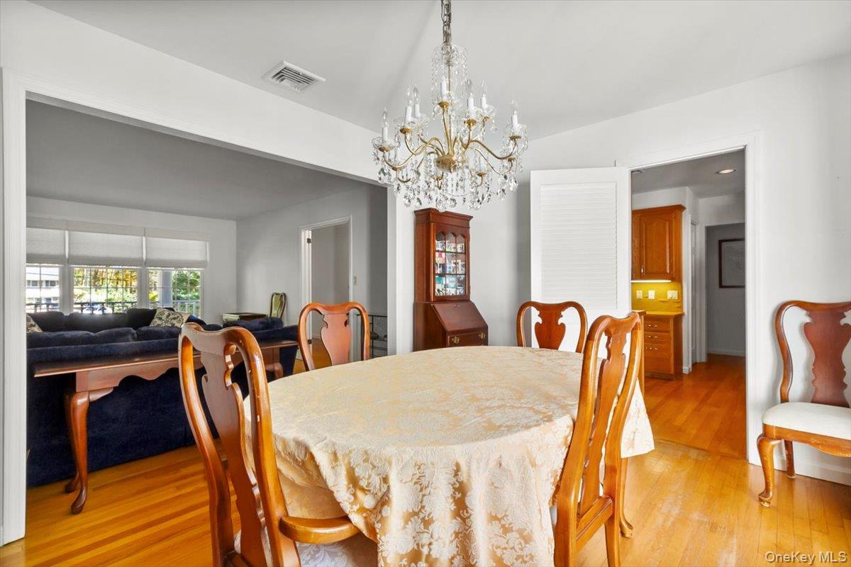 33 Park Drive, Putnam Valley, NY 10579