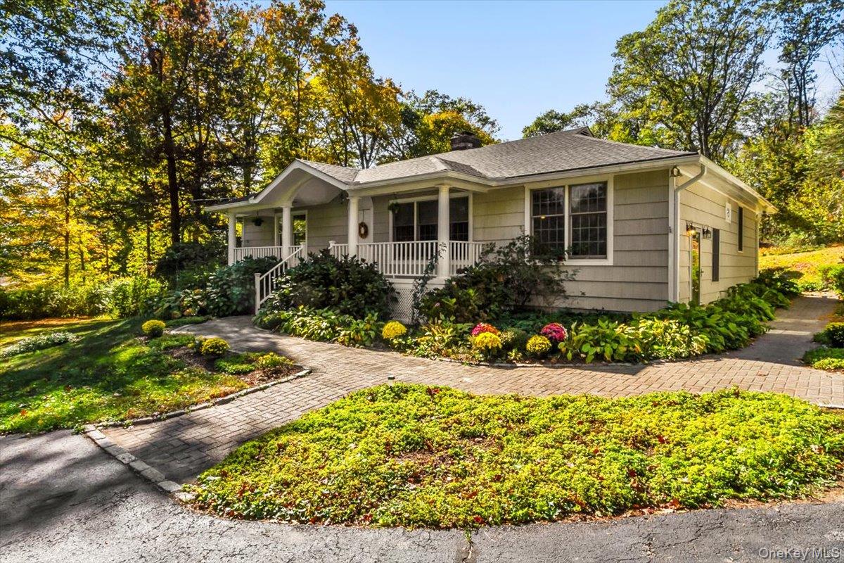 33 Park Drive, Putnam Valley, NY 10579