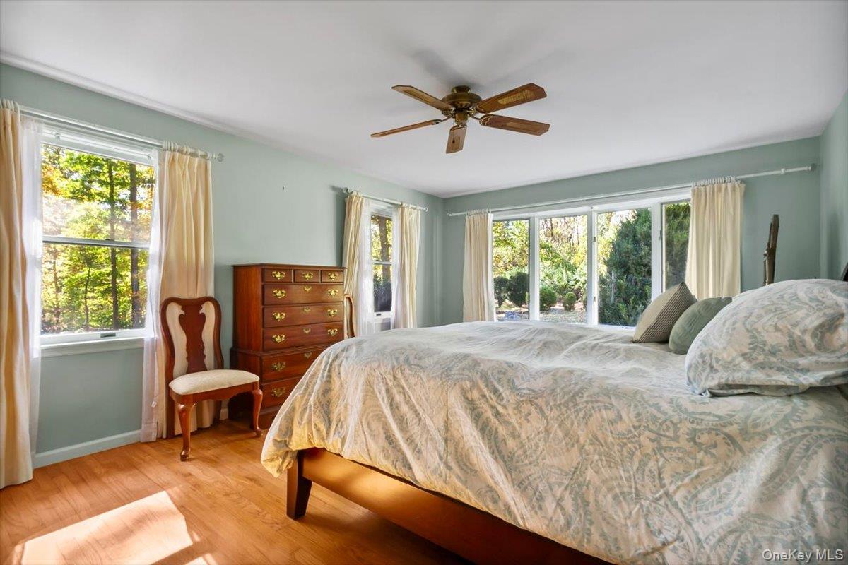 33 Park Drive, Putnam Valley, NY 10579