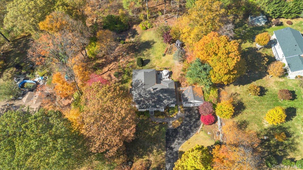 33 Park Drive, Putnam Valley, NY 10579