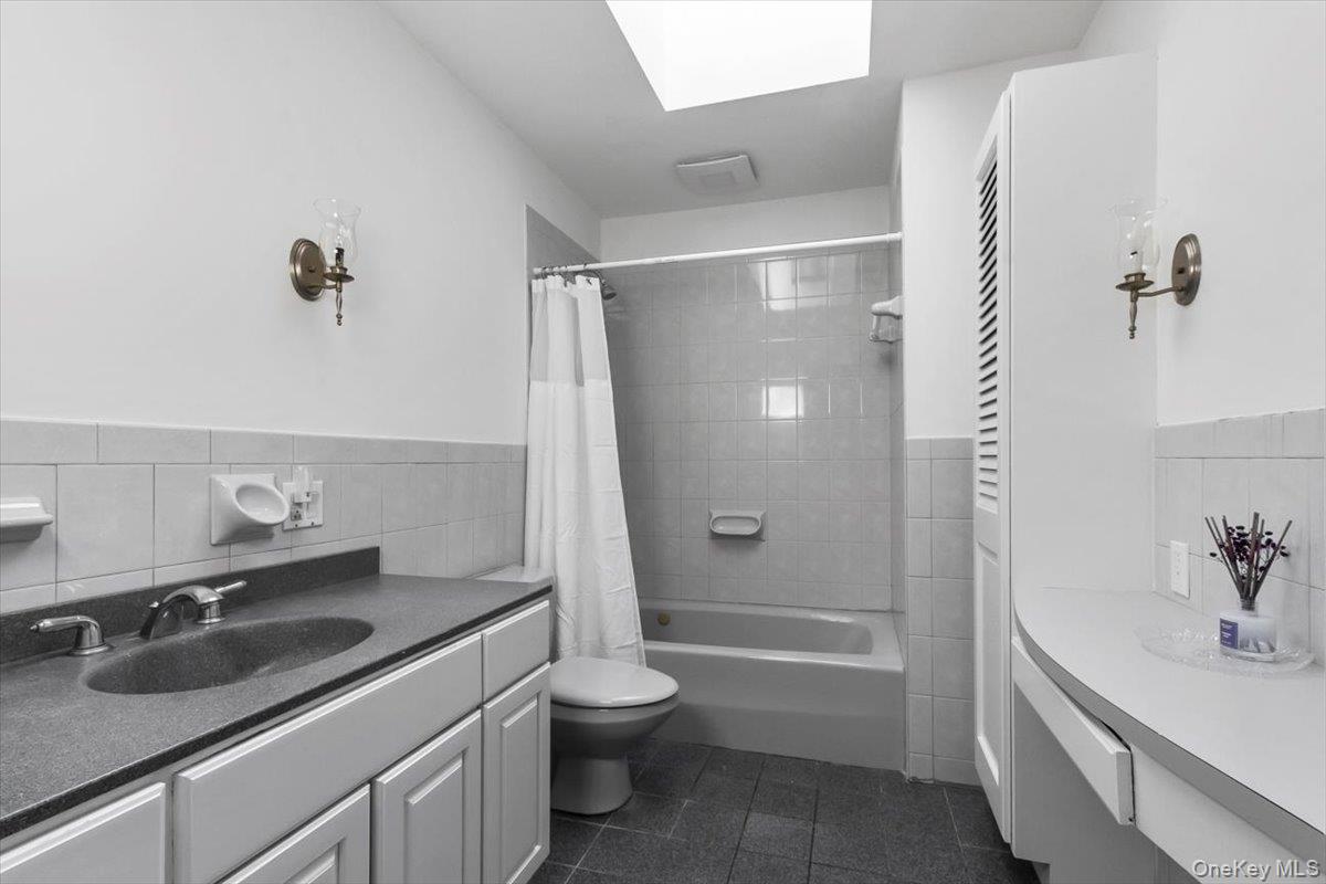 33 Park Drive, Putnam Valley, NY 10579