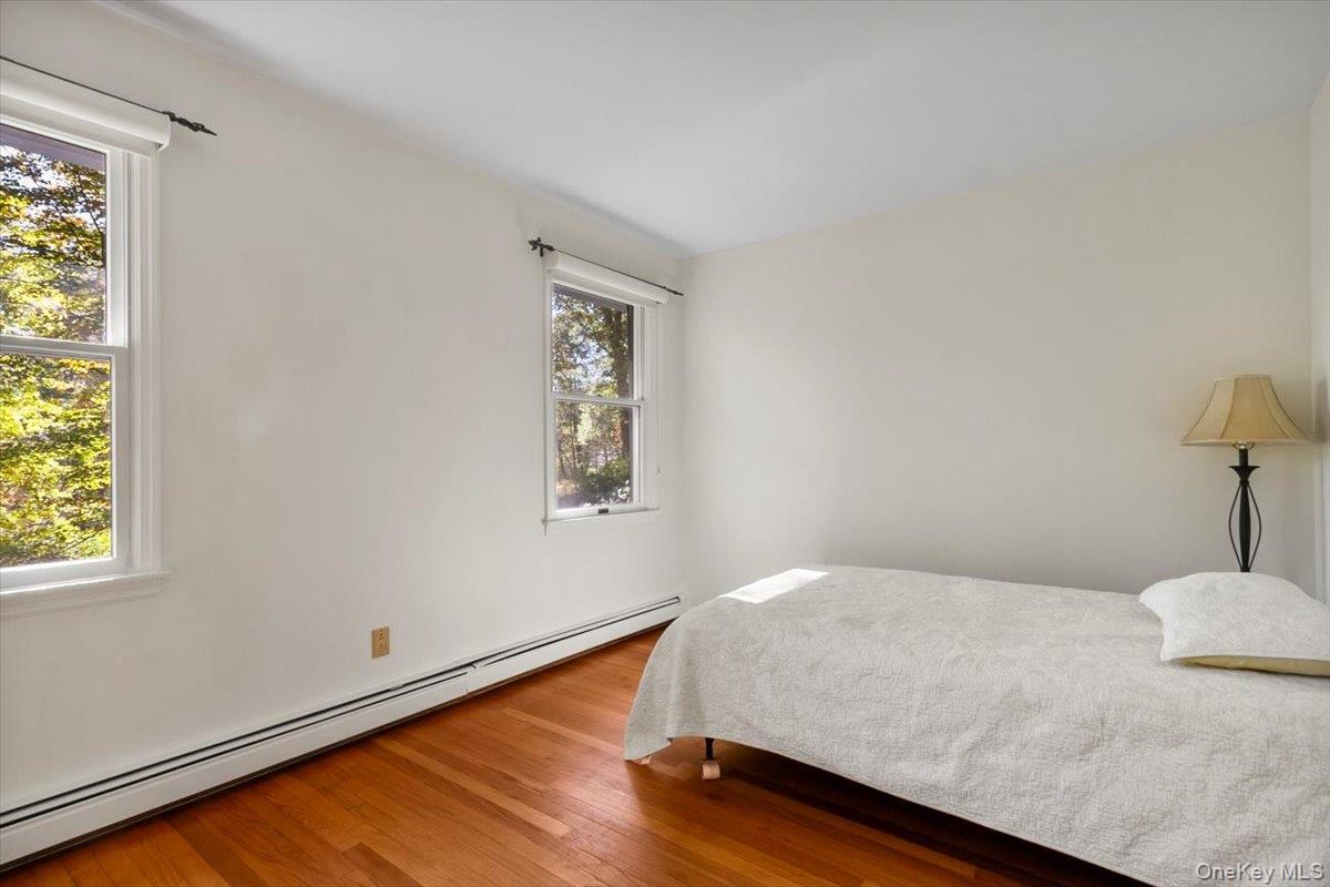 33 Park Drive, Putnam Valley, NY 10579