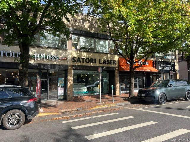 39 Great Neck Road, Great Neck Plaza, NY 11021
