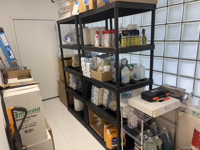 39 Great Neck Road, Great Neck Plaza, NY 11021