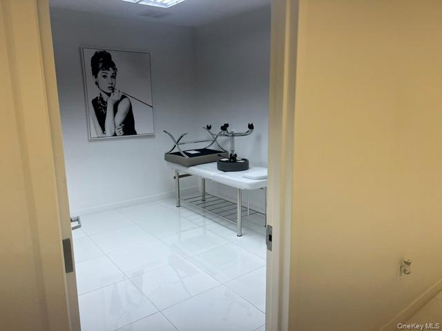 39 Great Neck Road, Great Neck Plaza, NY 11021