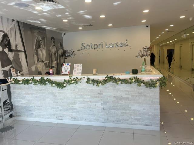 39 Great Neck Road, Great Neck Plaza, NY 11021