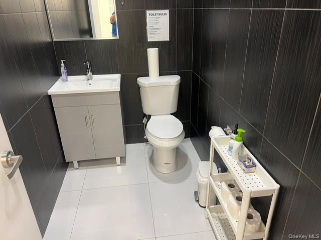 39 Great Neck Road, Great Neck Plaza, NY 11021