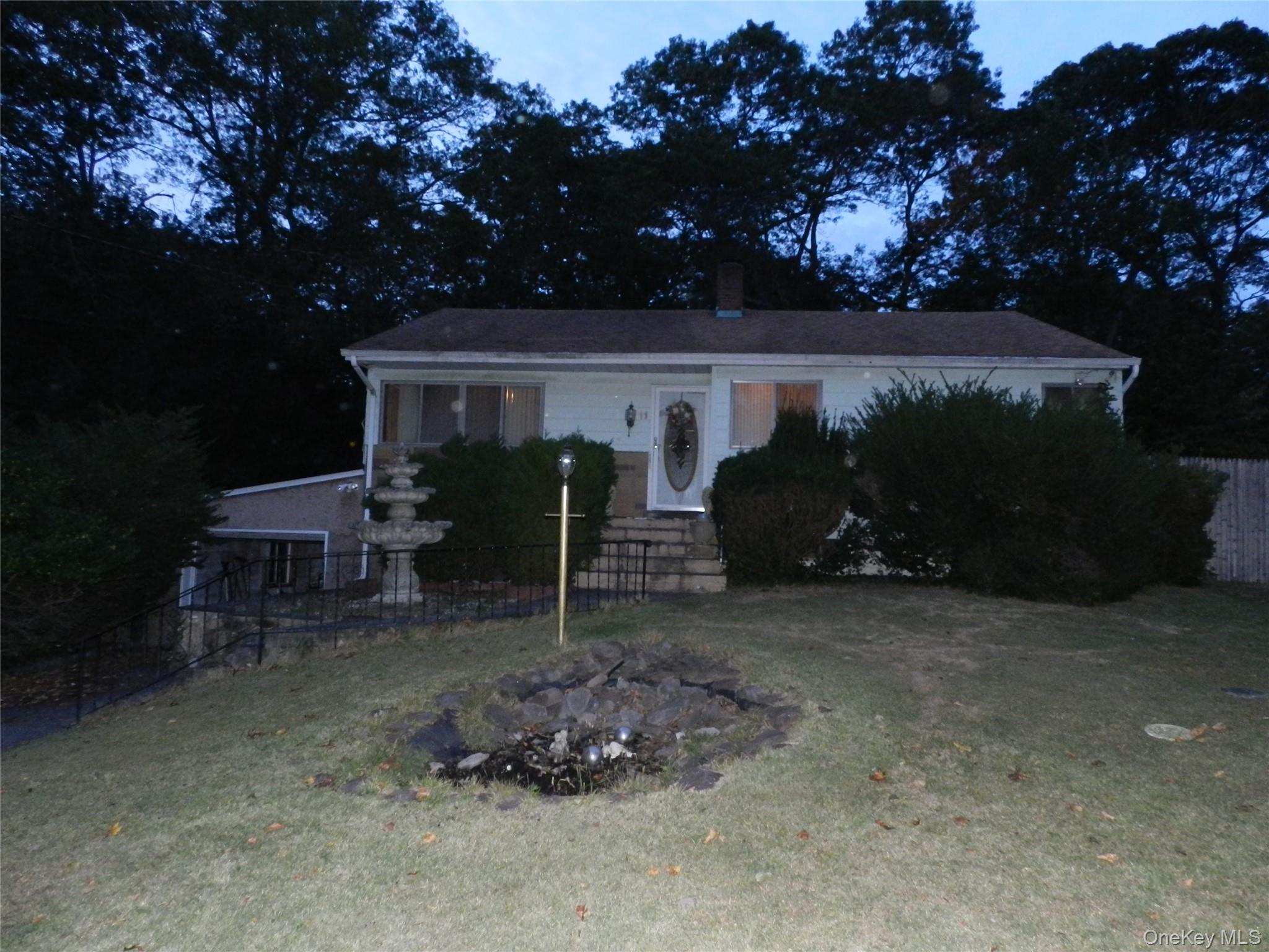 11 Mauritz Boulevard, Middle Island, NY 11953