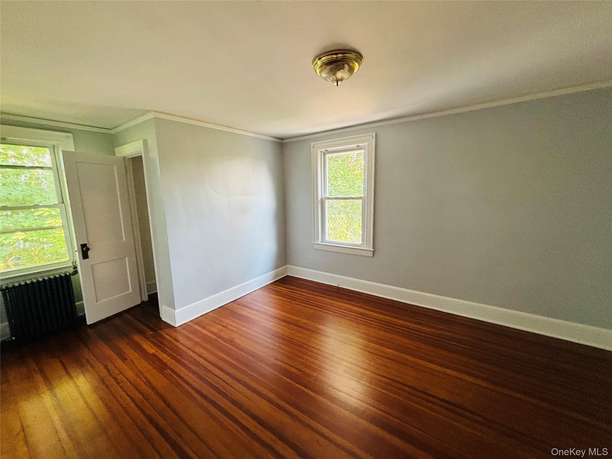 19 Ellwood Street, Glen Cove, NY 11542