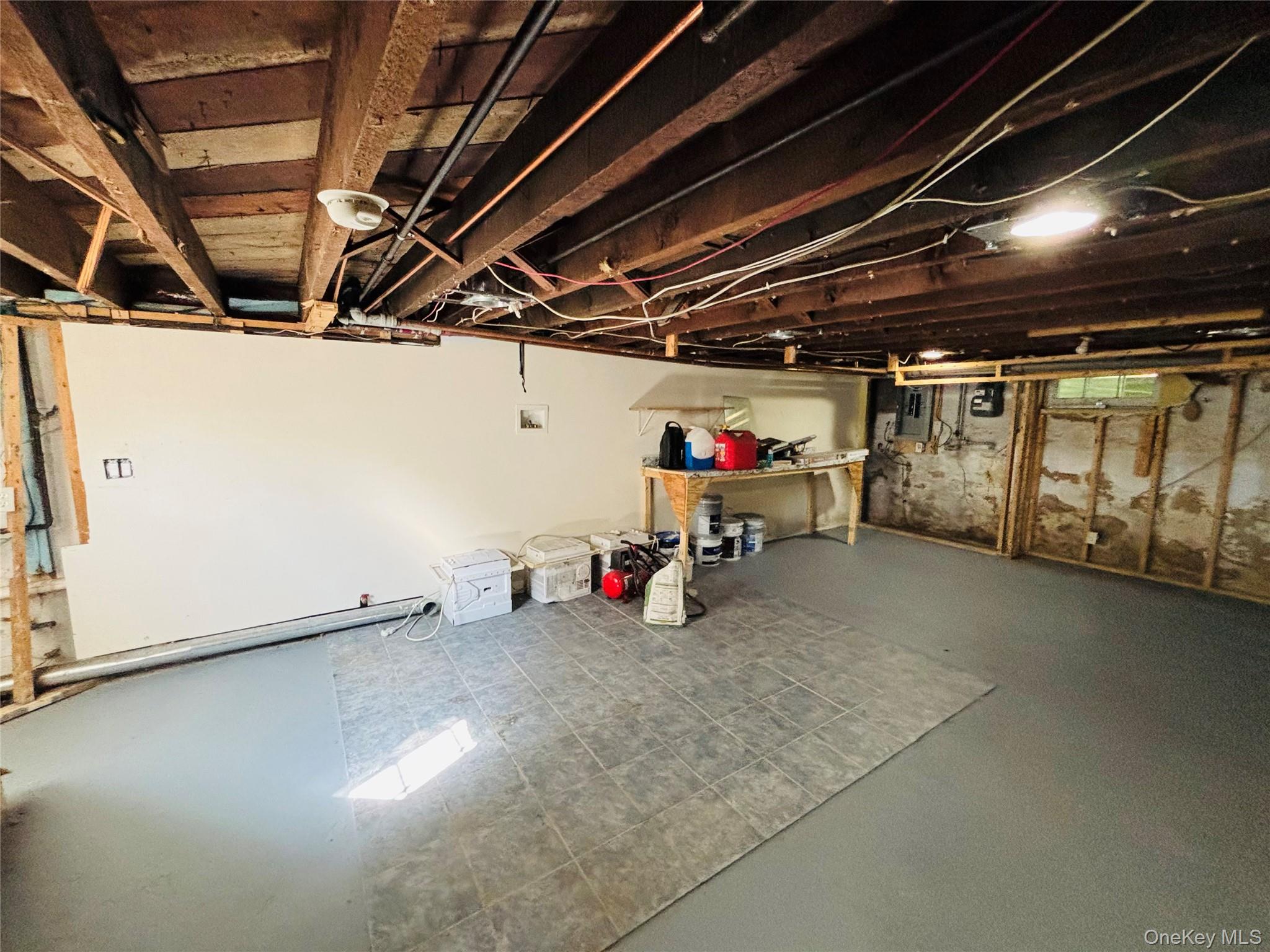 19 Ellwood Street, Glen Cove, NY 11542