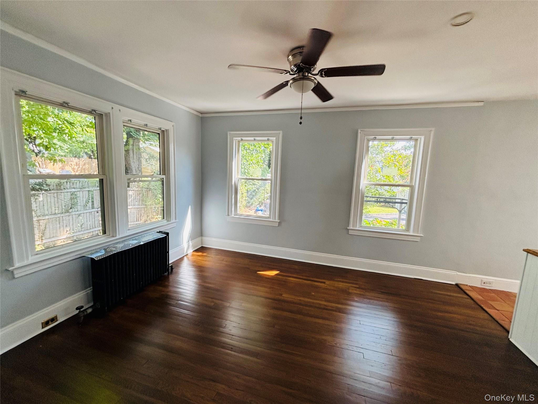 19 Ellwood Street, Glen Cove, NY 11542