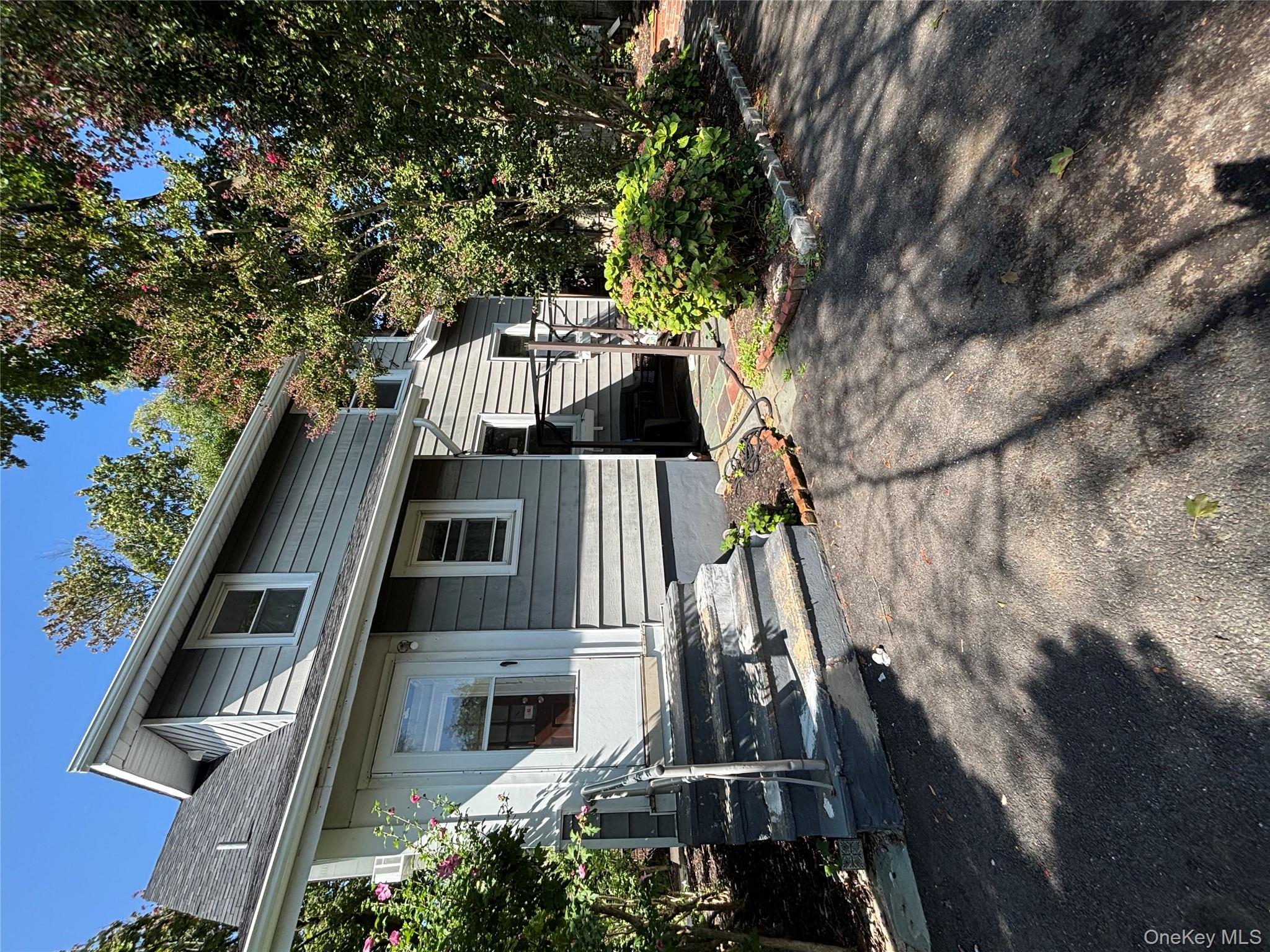 19 Ellwood Street, Glen Cove, NY 11542