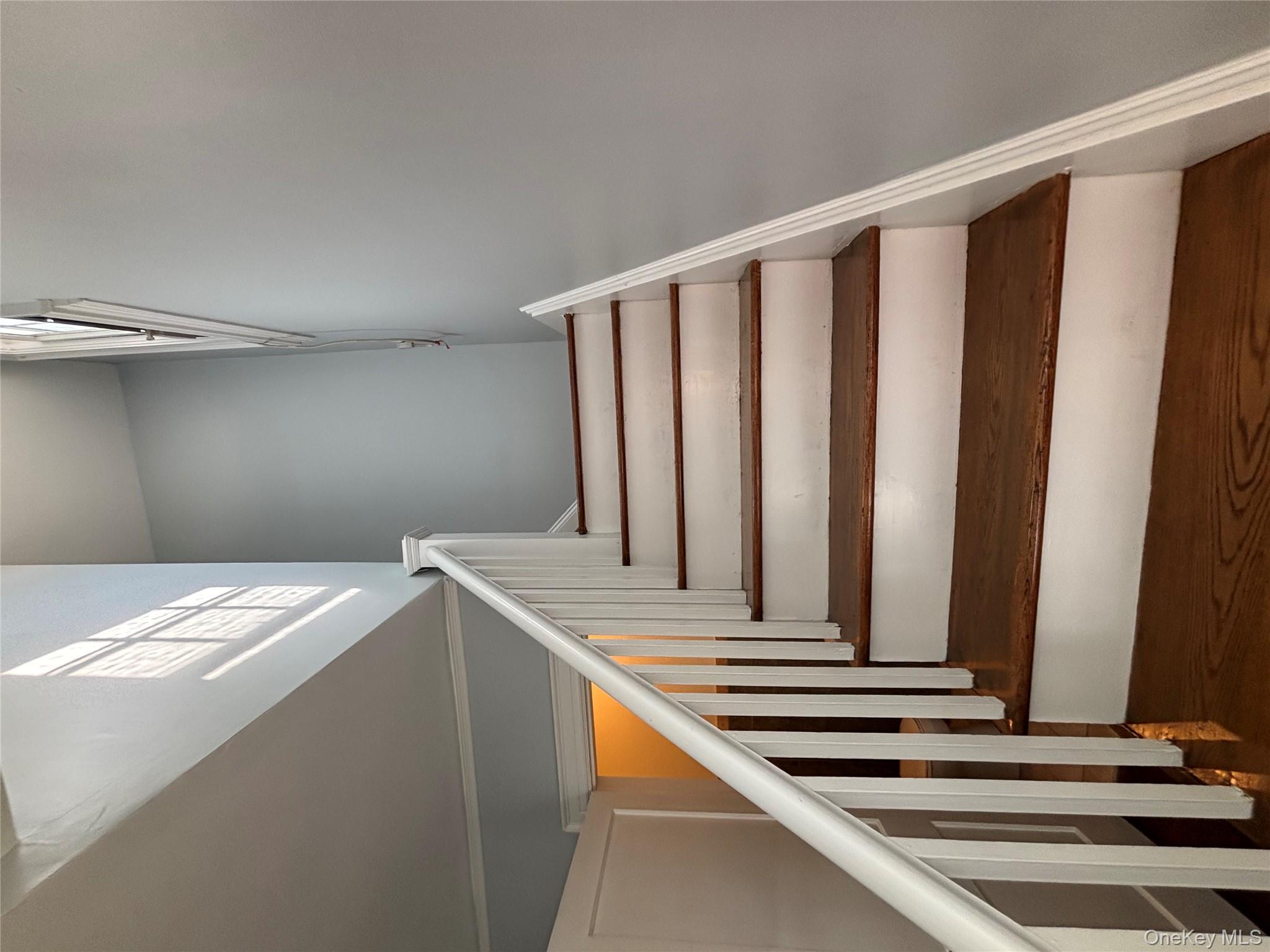 19 Ellwood Street, Glen Cove, NY 11542