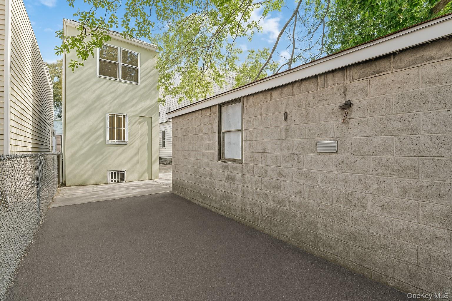 592 E 39th Street, Brooklyn, NY 11203