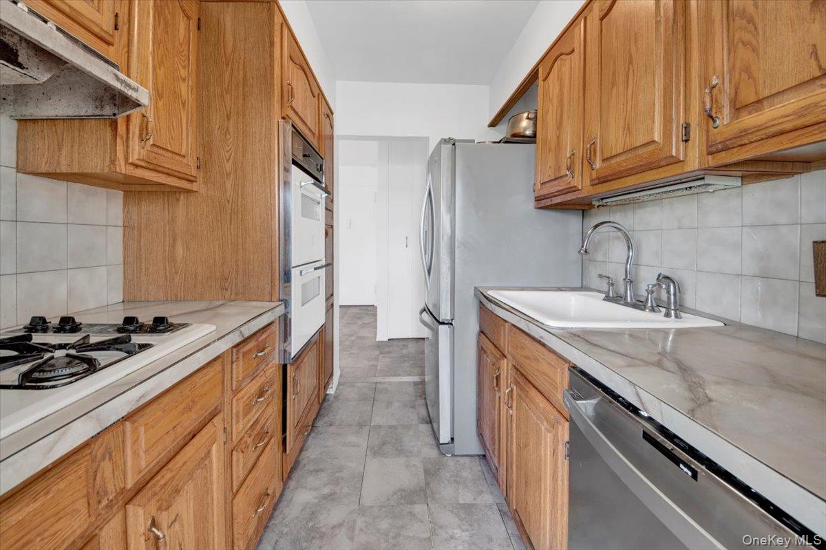 1853 Central Park Avenue # 6A, Yonkers, NY 10710