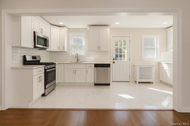 29 Avon Road, Hewlett, NY 11557