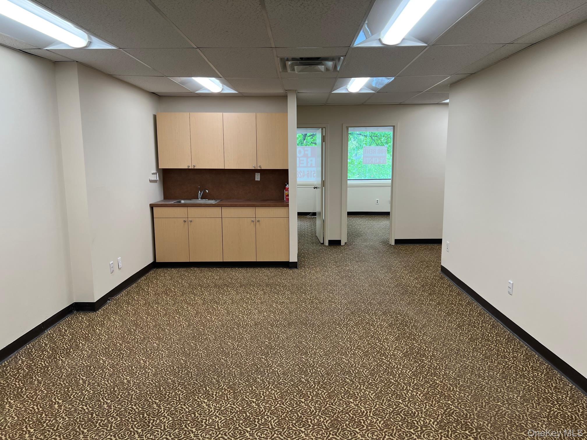 33 Great Neck Road # 5, Great Neck, NY 11021