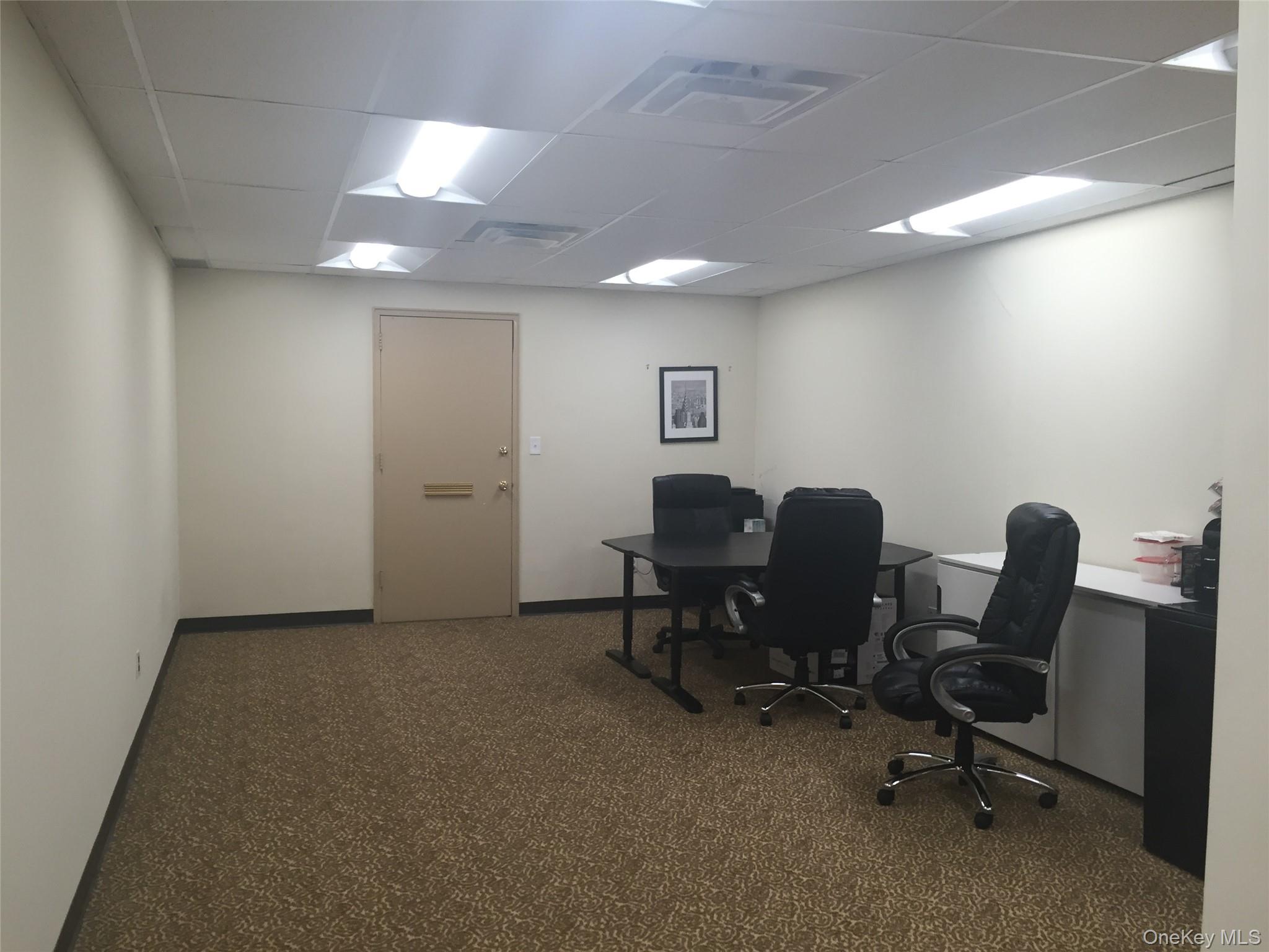 33 Great Neck Road # 5, Great Neck, NY 11021