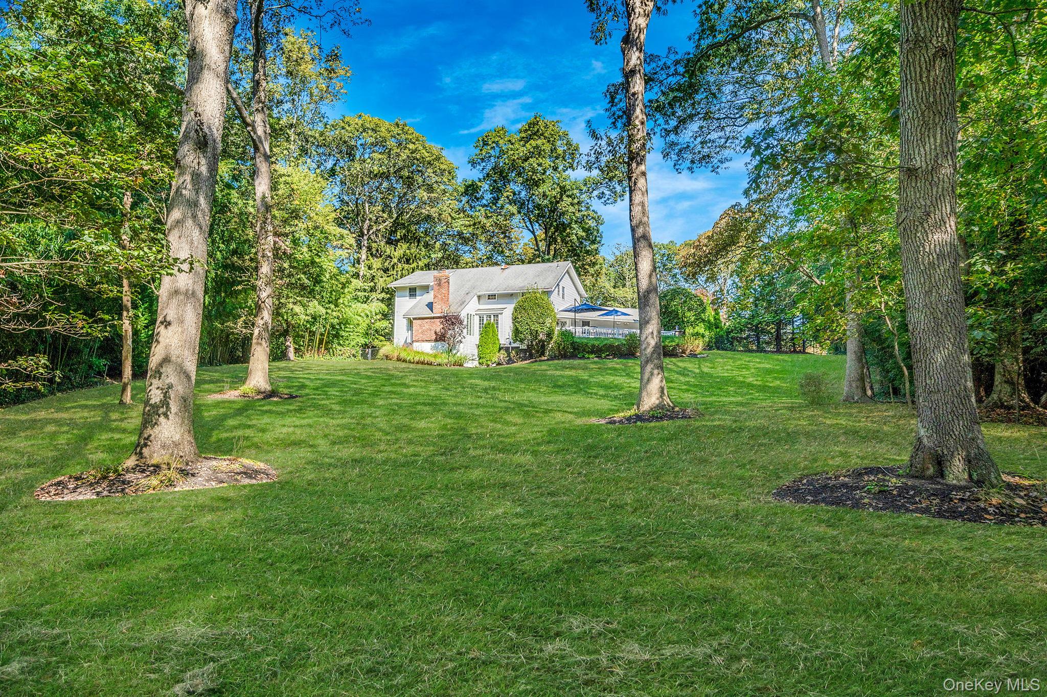 6 Buckingham Drive, Dix Hills, NY 11746