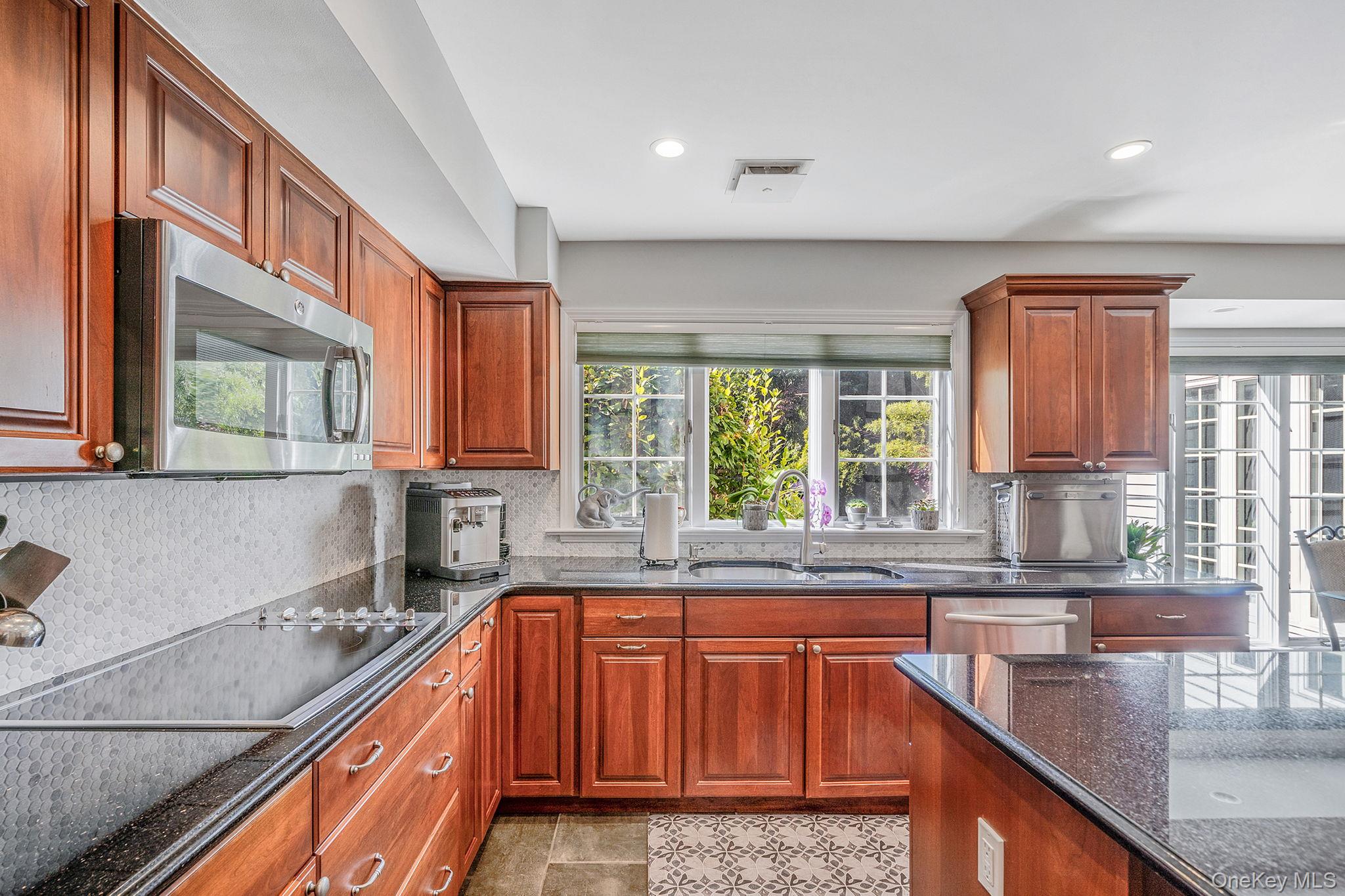 6 Buckingham Drive, Dix Hills, NY 11746