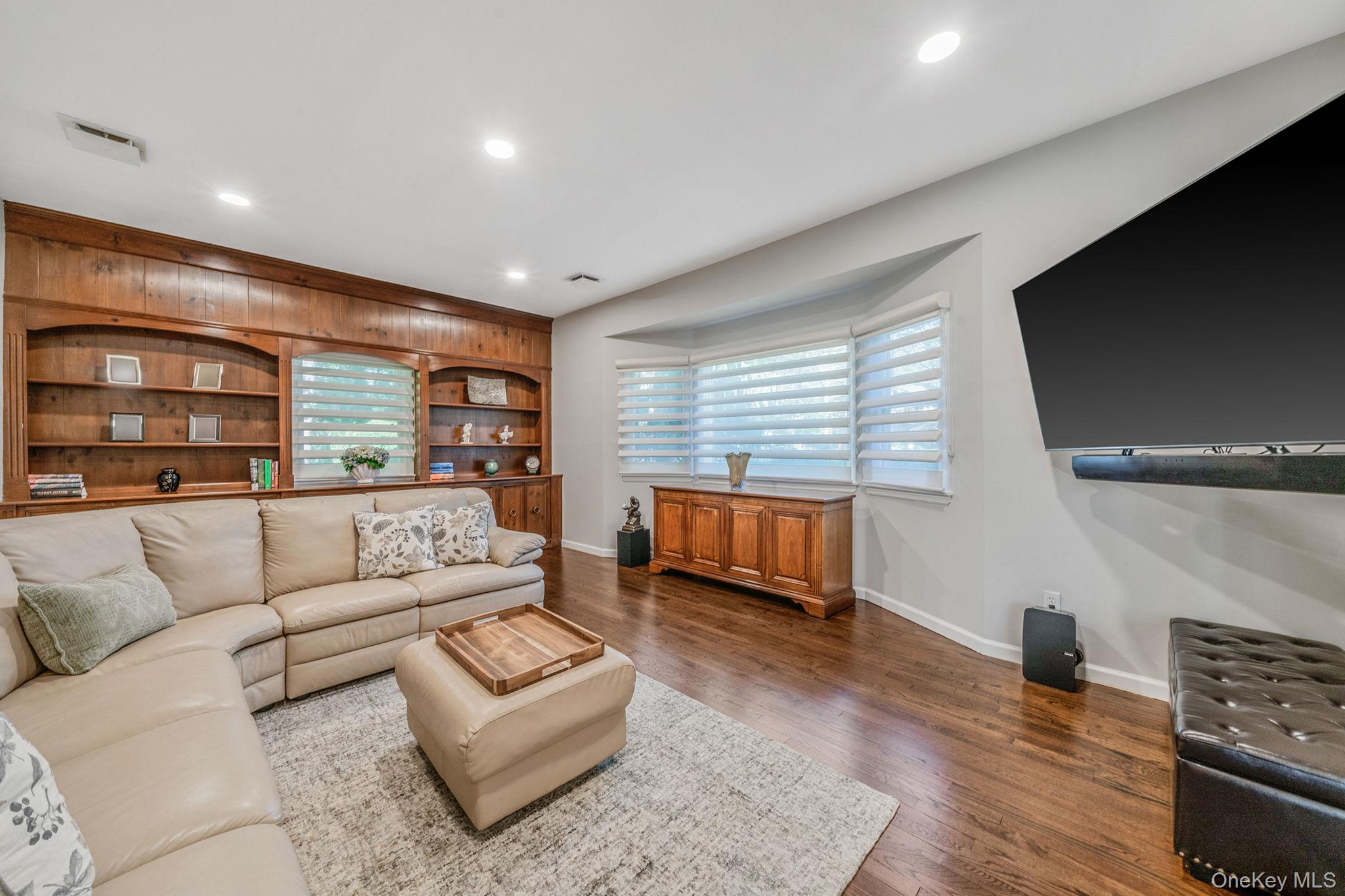 6 Buckingham Drive, Dix Hills, NY 11746