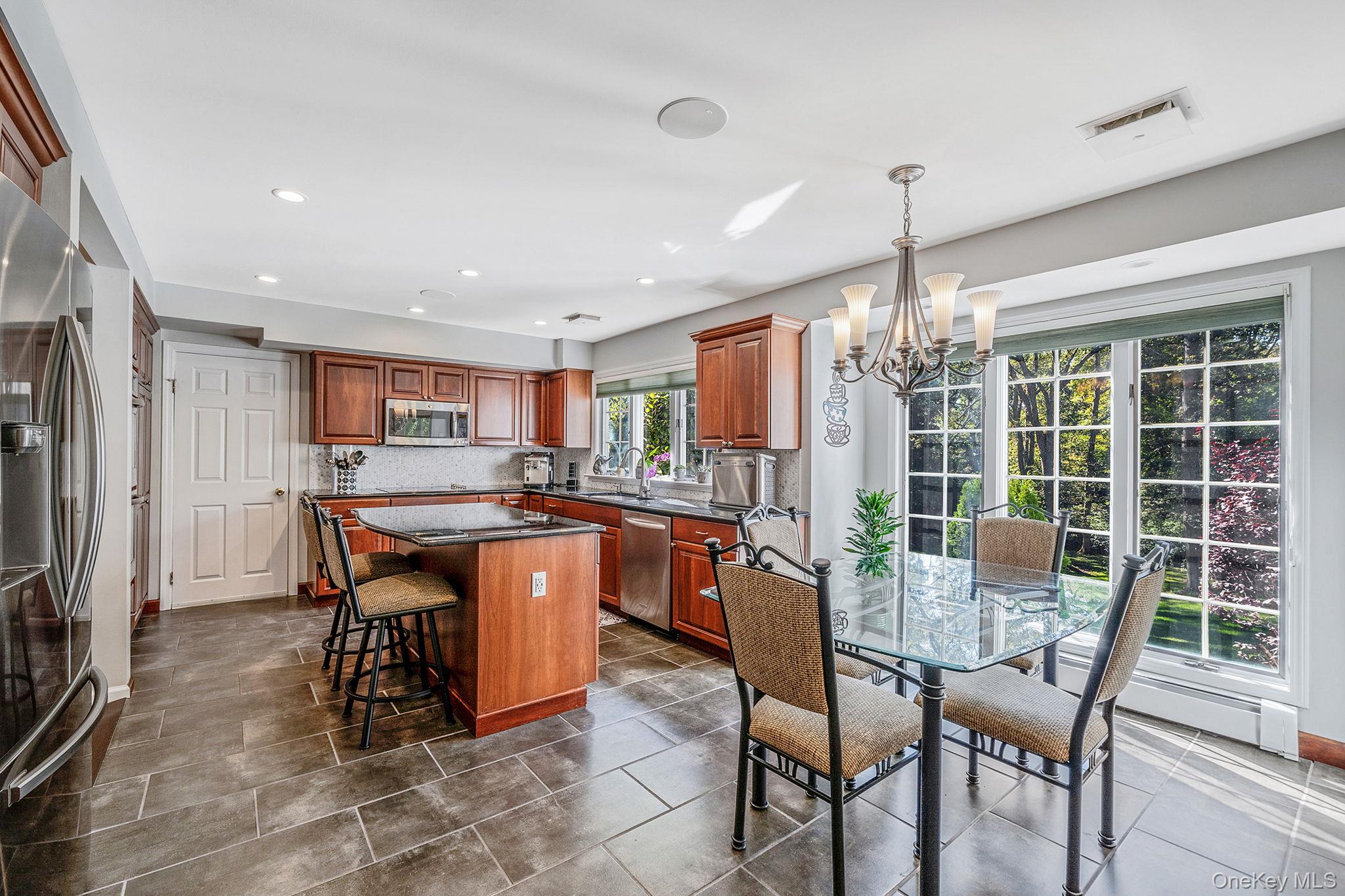 6 Buckingham Drive, Dix Hills, NY 11746