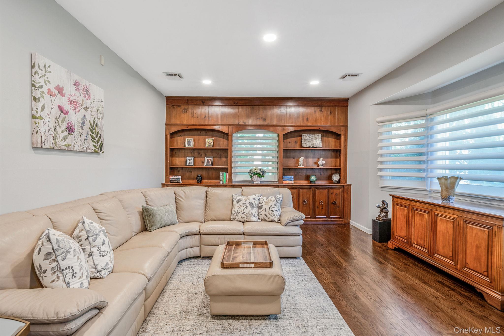 6 Buckingham Drive, Dix Hills, NY 11746