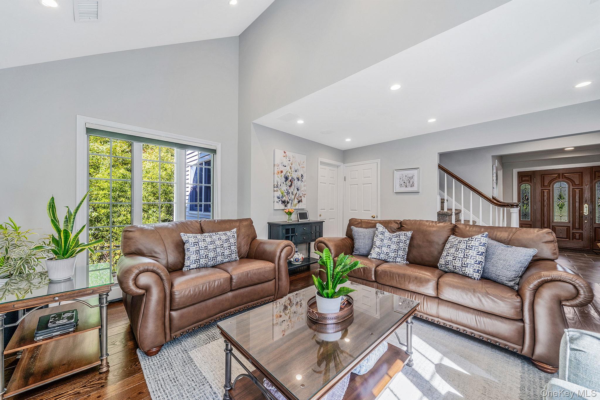 6 Buckingham Drive, Dix Hills, NY 11746