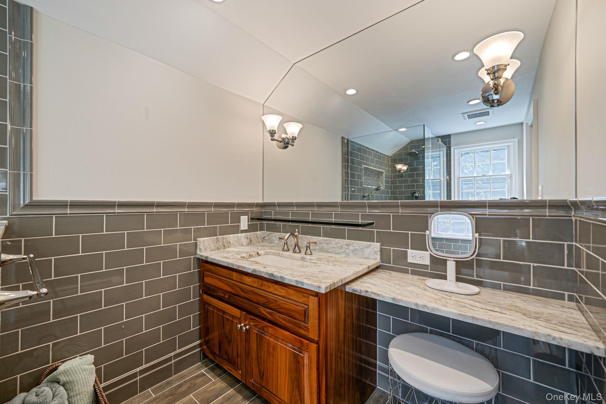 6 Buckingham Drive, Dix Hills, NY 11746