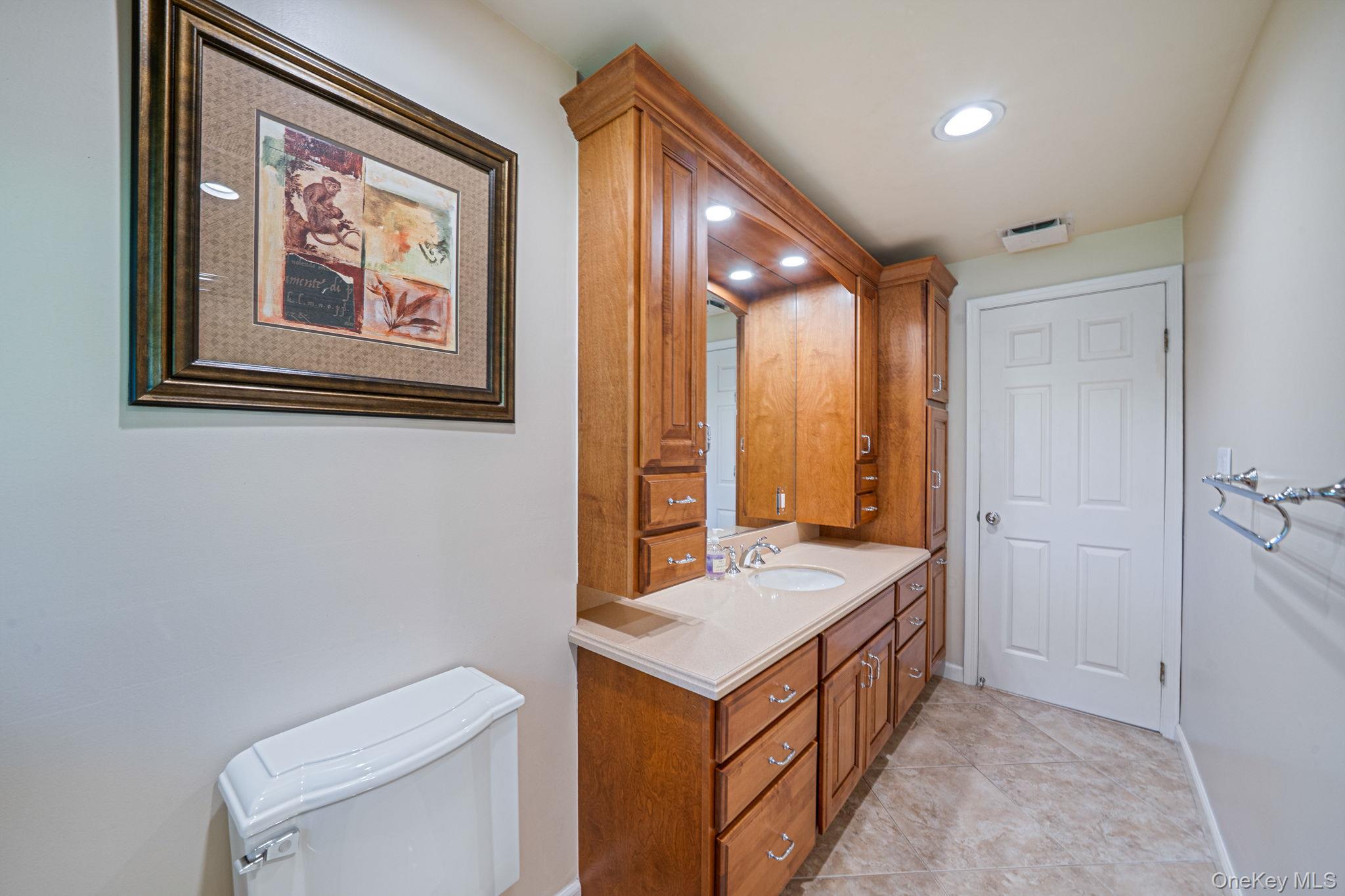 6 Buckingham Drive, Dix Hills, NY 11746