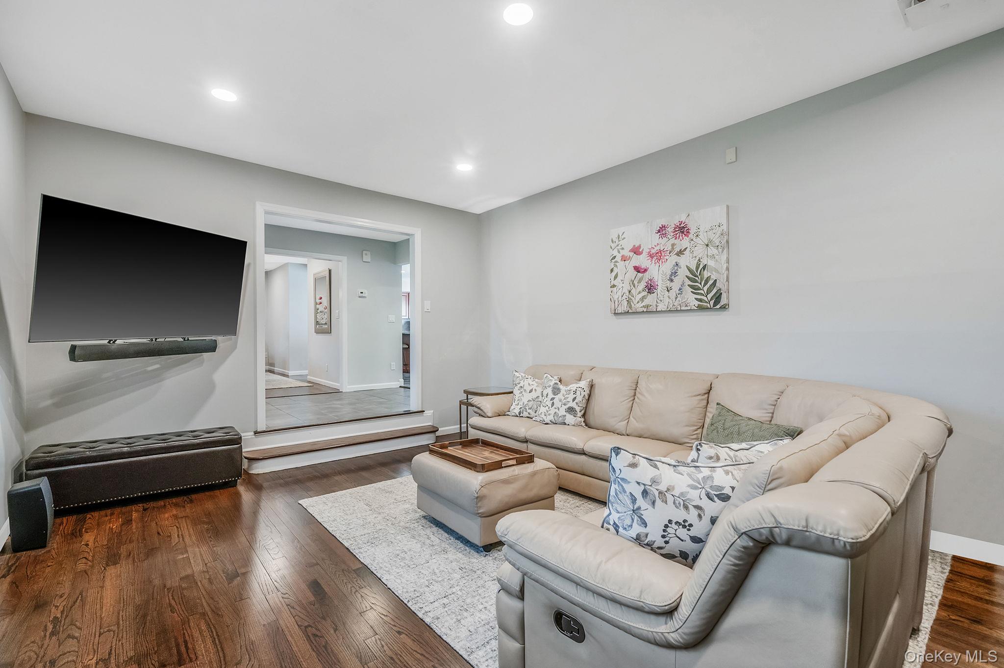 6 Buckingham Drive, Dix Hills, NY 11746