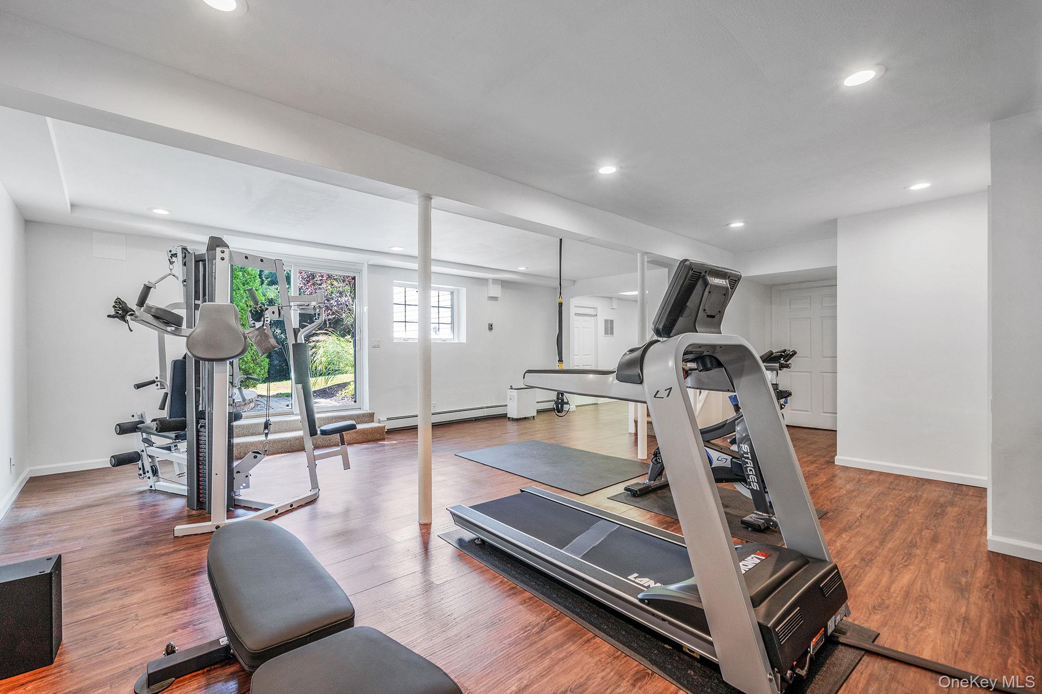 6 Buckingham Drive, Dix Hills, NY 11746