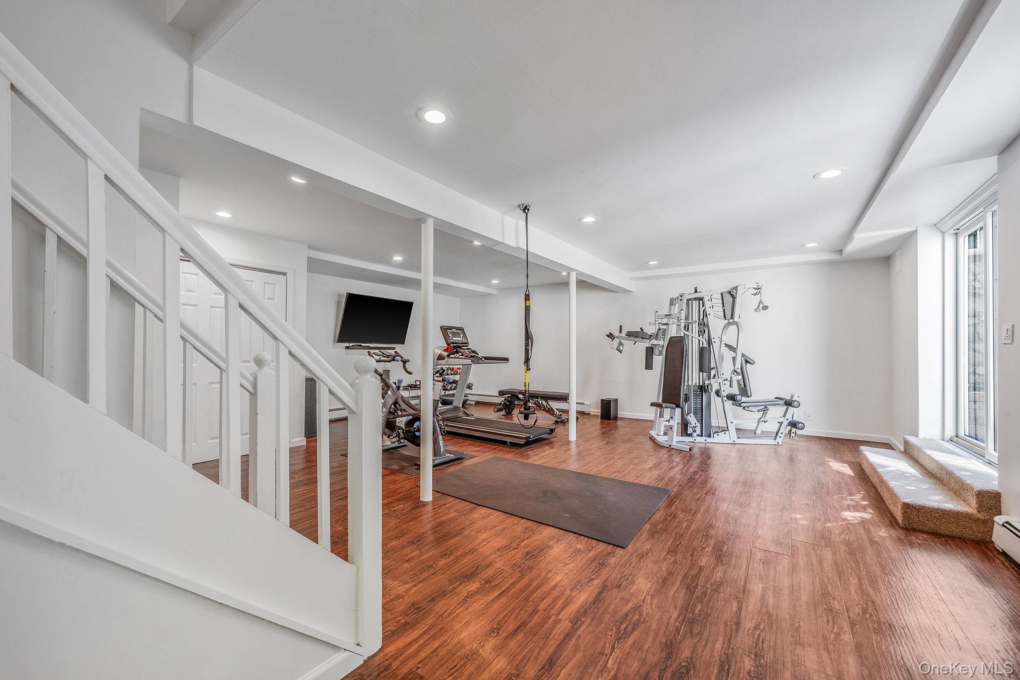 6 Buckingham Drive, Dix Hills, NY 11746