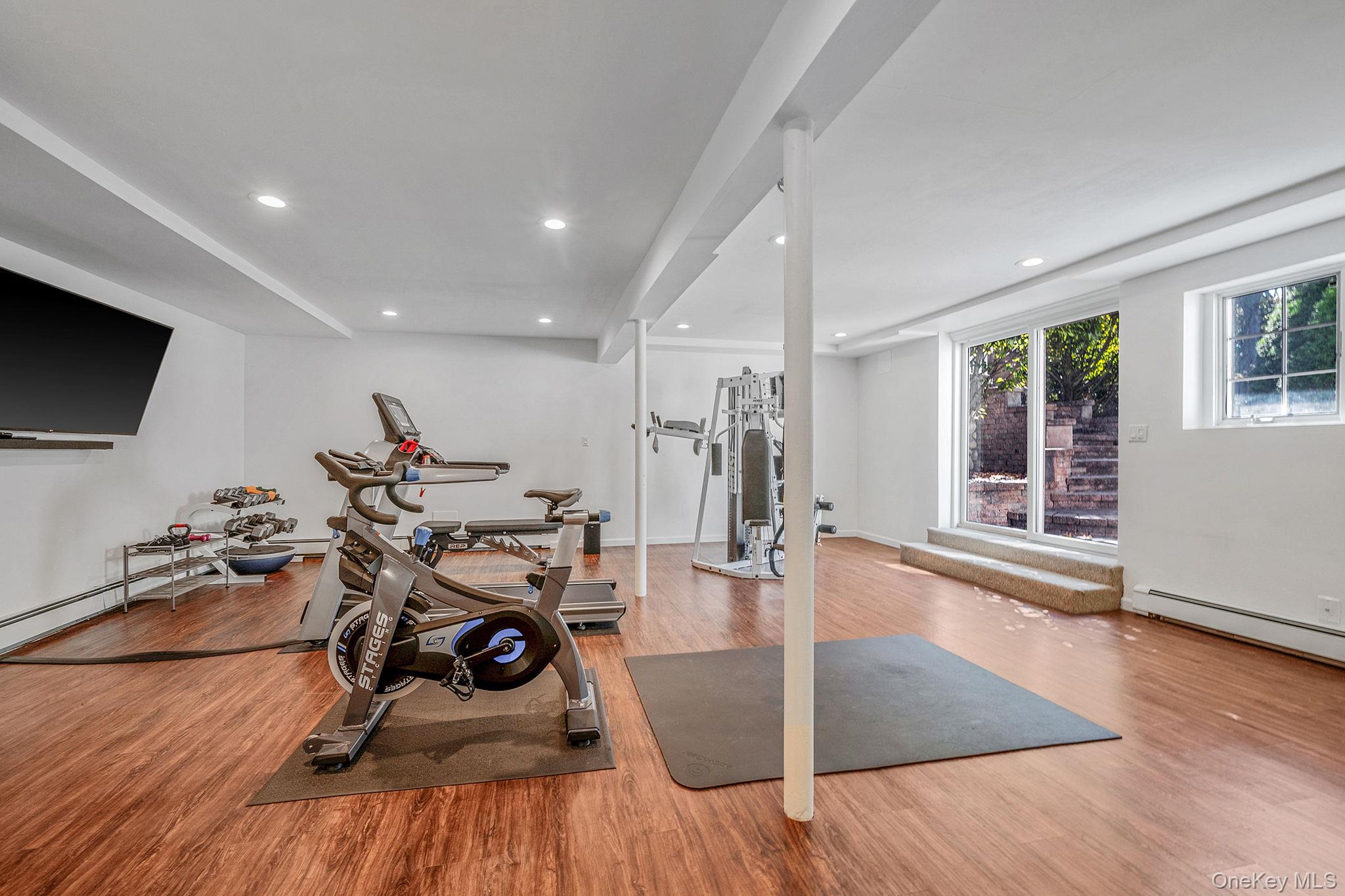 6 Buckingham Drive, Dix Hills, NY 11746