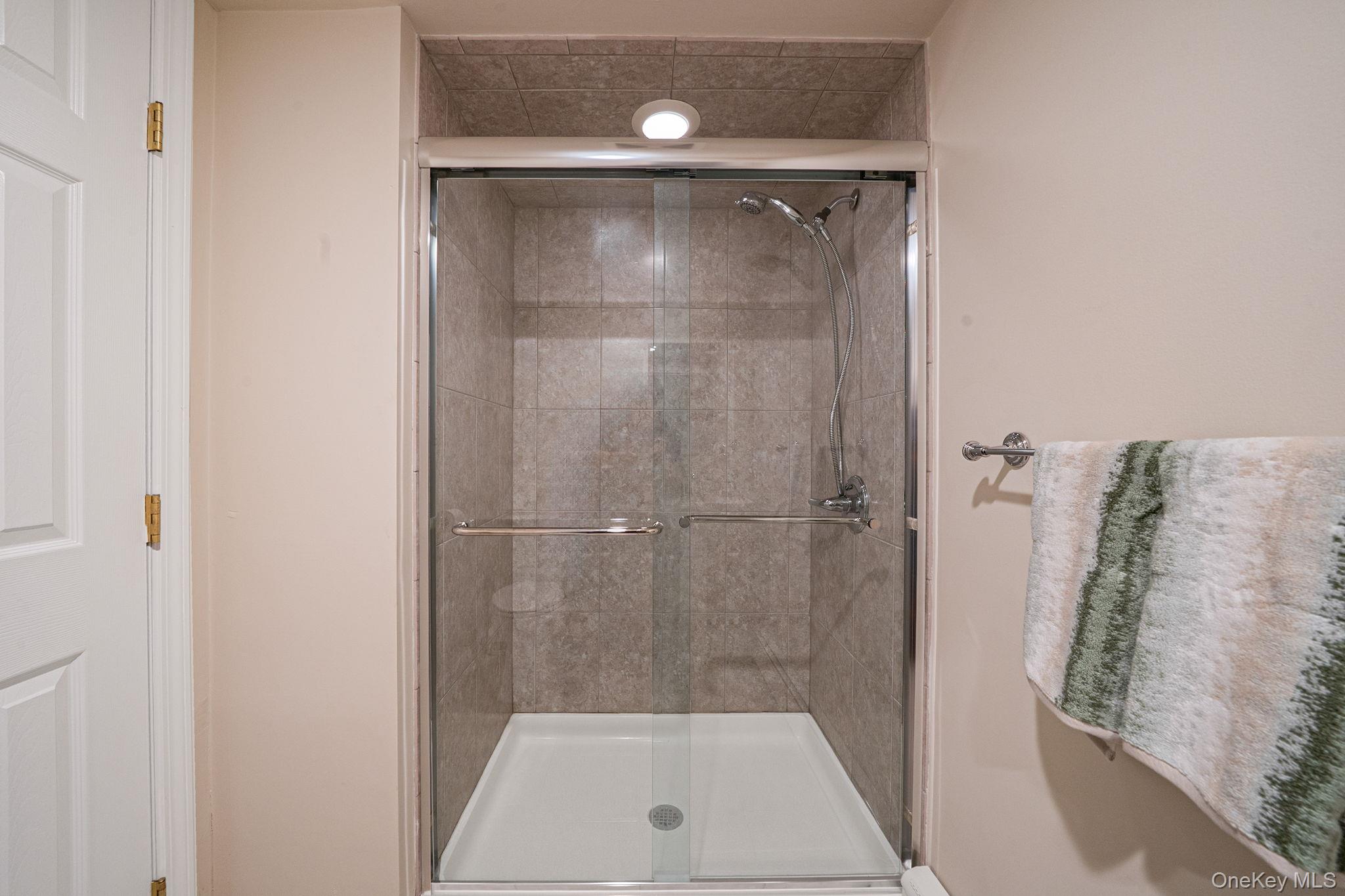 6 Buckingham Drive, Dix Hills, NY 11746