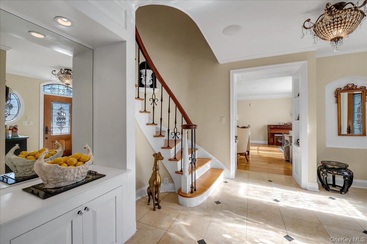 29 Pine Hill Road, Great Neck, NY 11020