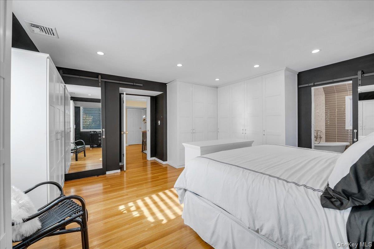 29 Pine Hill Road, Great Neck, NY 11020