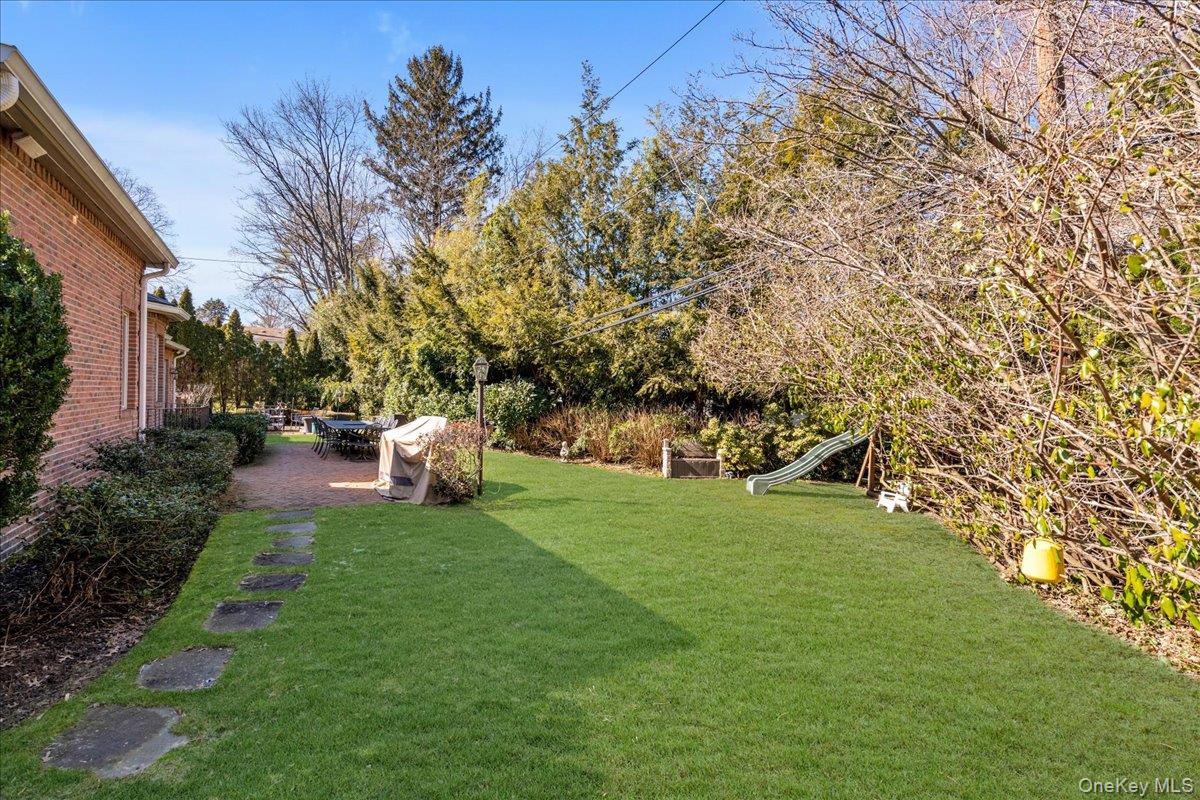 29 Pine Hill Road, Great Neck, NY 11020