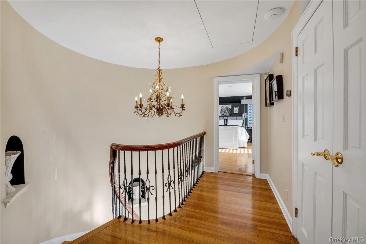 29 Pine Hill Road, Great Neck, NY 11020